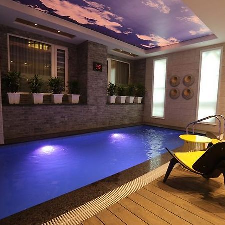 Milestone Inn & Spa ムスーリー エクステリア 写真