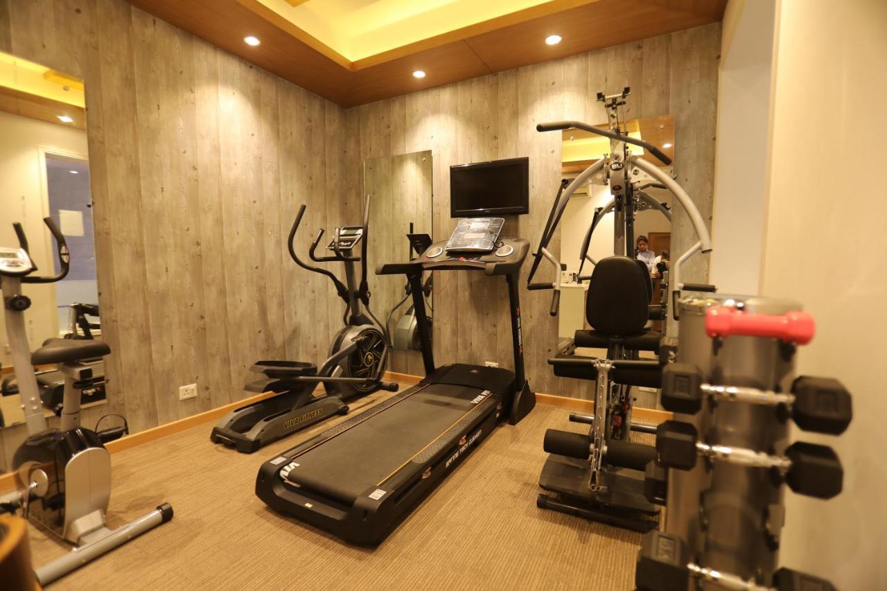 Milestone Inn & Spa ムスーリー エクステリア 写真
